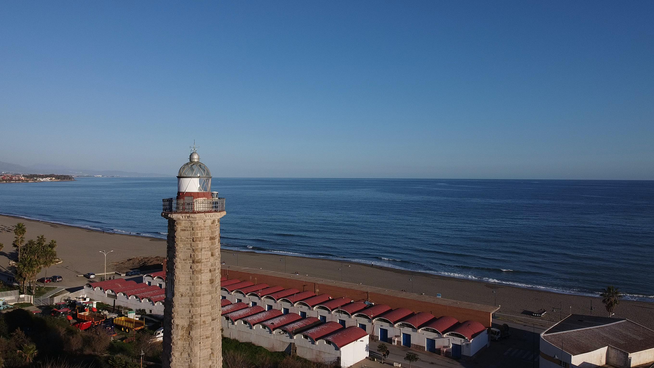 Vista costera y residencial de Estepona, Manilva, Casares y entorno Sotogrande